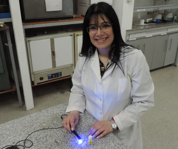 Silvana Asmussen, Licenciada en Química, Doctora en Ciencia de Materiales